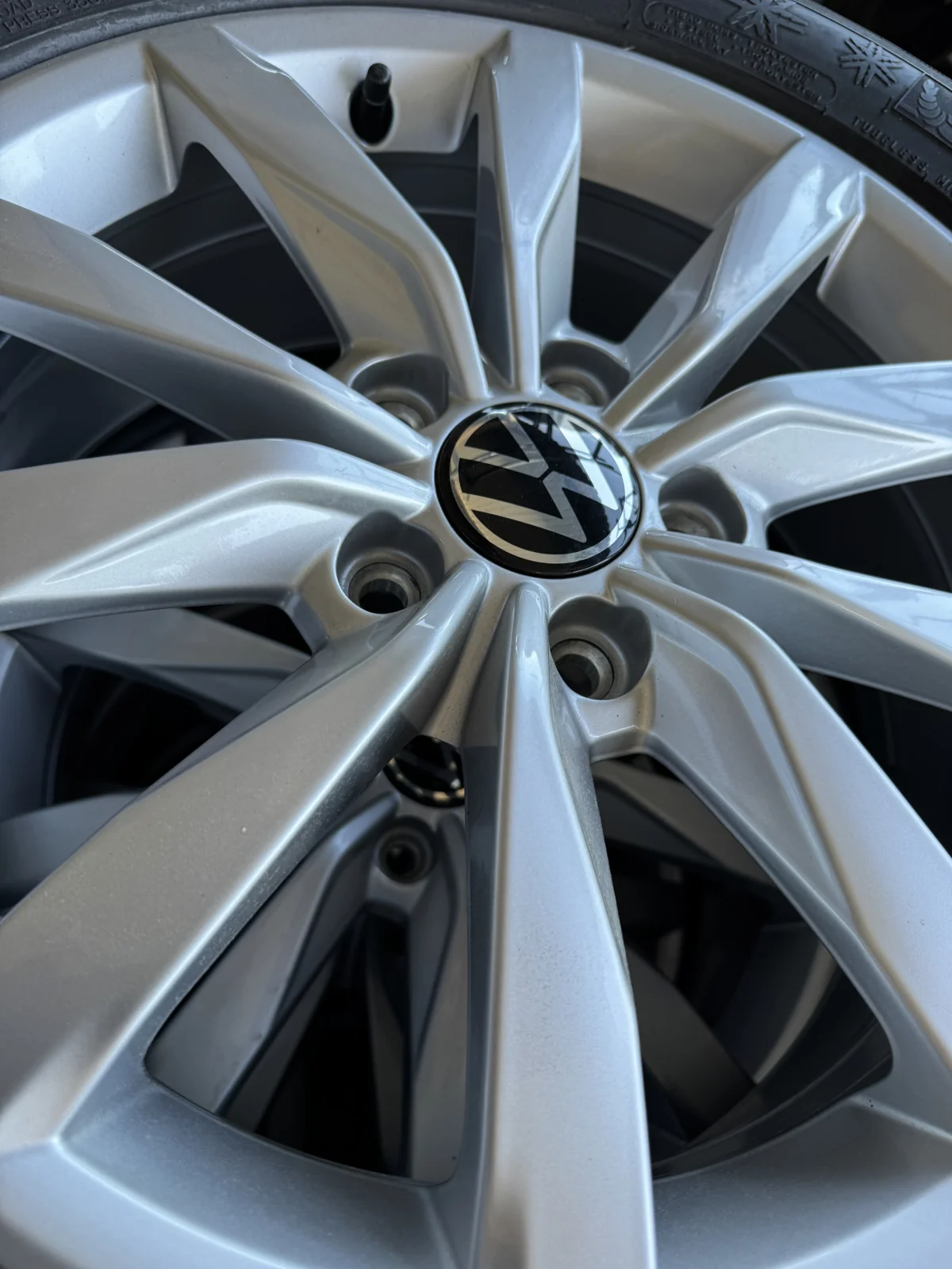 Volkswagen-Alufelge im Detail